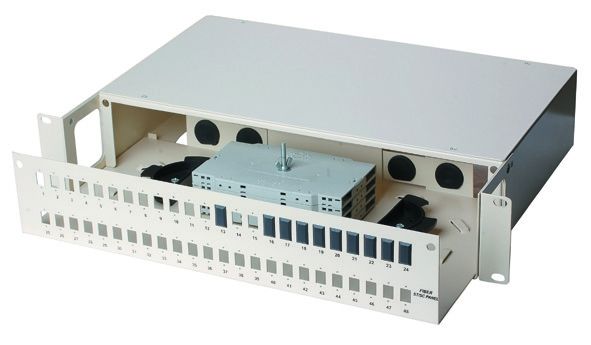 FTTH ve FTTC projesi için Fiber Optic Patch Panel iyi fiyatla YH17